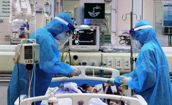 13 bệnh nhân Covid-19 đang nguy kịch, 21 người tiên lượng nặng