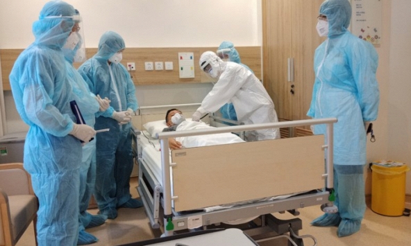 Chủ tịch Đà Nẵng: 'Nếu quá tải thì sẽ kích hoạt phương án cách ly tại nhà'