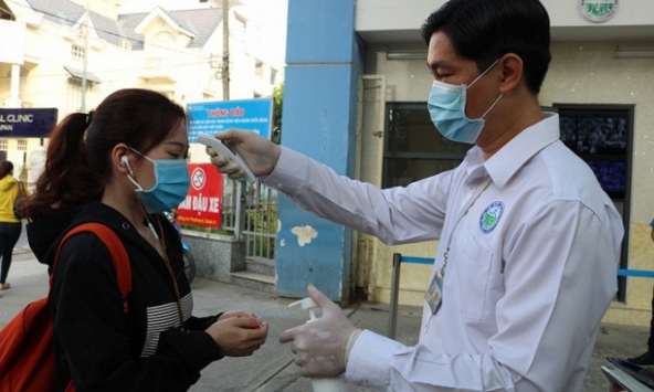 TPHCM xử phạt người không đeo khẩu trang nơi công cộng ra sao?