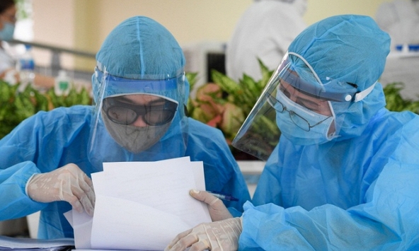 Thủ tướng Chính phủ: 'Chúng ta đang bắt đầu vào thời kỳ cao điểm của làn sóng dịch COVID-19'