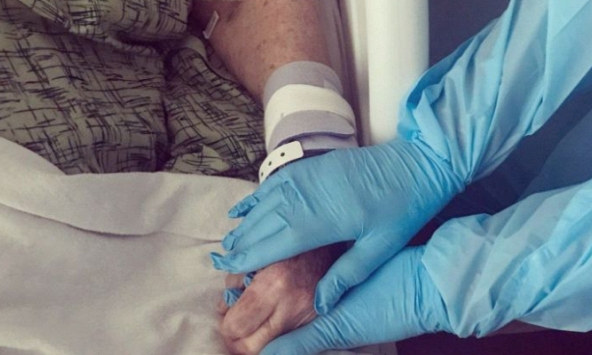 Người đàn ông sẵn sàng đánh đổi mạng sống để gặp vợ lần cuối