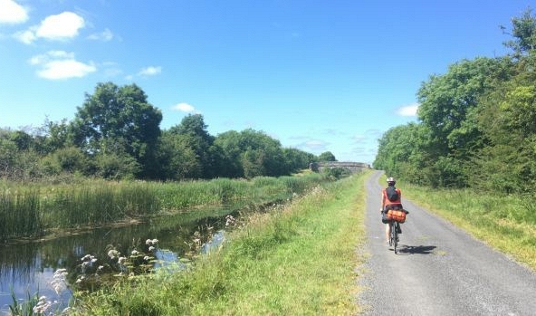 Một người phụ nữ gốc Hoa bị đẩy xuống kênh ở Ireland vì sợ virus corona