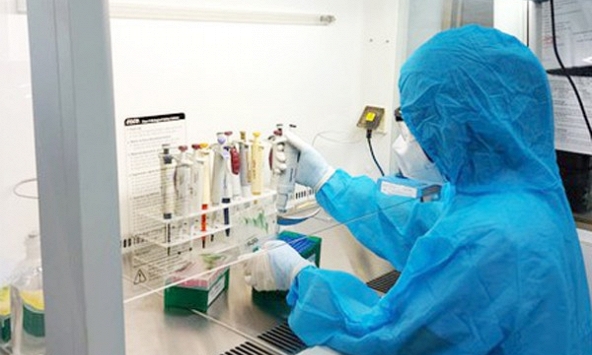 Chuyên gia lý giải về việc bệnh nhân 944 từng dương tính sau đó âm tính