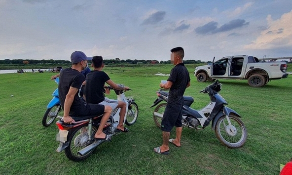 UBND quận Long Biên thông tin về việc 'thu phí' ở bãi sông Hồng