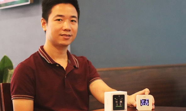 Thiết bị đo chất lượng không khí của kỹ sư người Việt