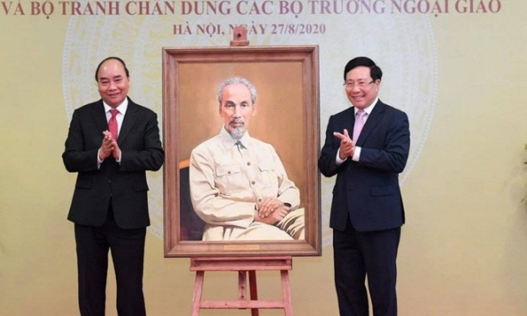 Ra mắt bộ tranh chân dung các Bộ trưởng Ngoại giao Việt Nam qua các thời kì