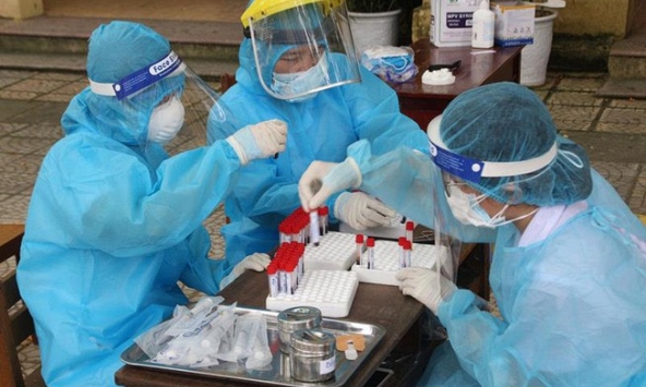 Xét nghiệm COVID-19 đại diện mỗi gia đình trên toàn Đà Nẵng