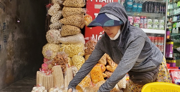 Thu nhập tiền triệu từ bán bỏng ngô ngày Rằm Tháng 7