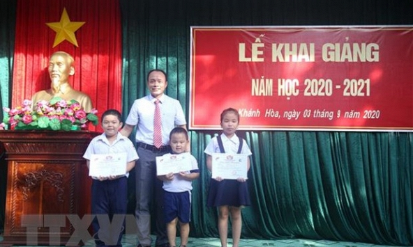 Gần 23 triệu học sinh trên cả nước khai giảng năm học mới 2020-2021