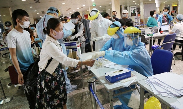Lên phương án xét nghiệm nhanh Covid-19 khi mở lại đường bay quốc tế