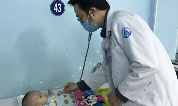 Xuất hiện nhiều trường hợp bệnh nhi bị biến chứng sốt xuất huyết 