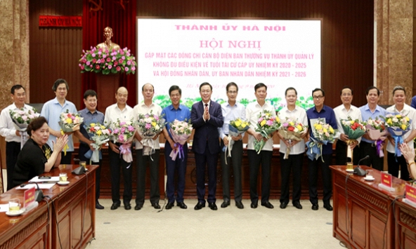 Nhiều cán bộ chủ chốt ở Hà Nội tự nguyện xin nghỉ sớm