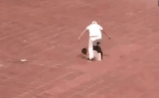 Tạm đình chỉ bảo vệ trường học Thái Bình đánh nam thanh niên giữa sân trường