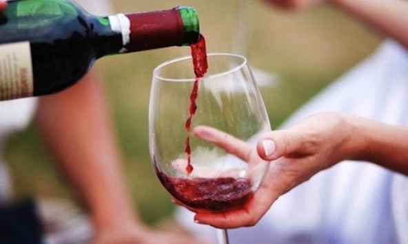 Mỗi ngày uống 1 ly vang đỏ tương đương 1 giờ tập gym