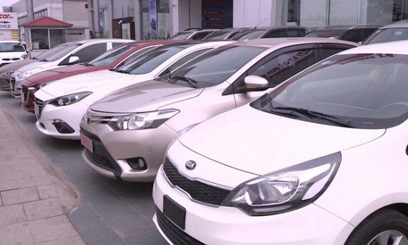 Nhiều ngân hàng rao bán tài ô tô xiết nợ nhưng không có khách mua