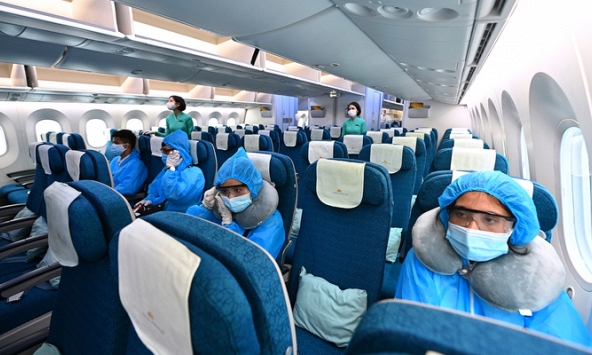 Người nhập cảnh vào Việt Nam trên 14 ngày sẽ tự trả chi phí xét nghiệm PCR hai lần