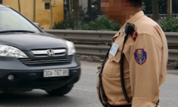 CSGT bụng to sẽ không được ra đường làm nhiệm vụ