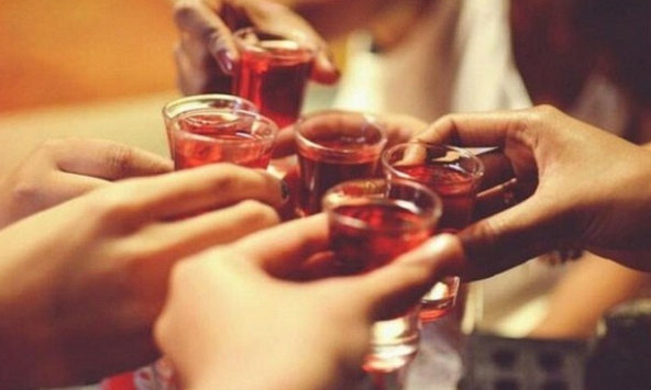Ép người khác uống rượu bia có thể bị 'phạt nguội' như vi phạm giao thông