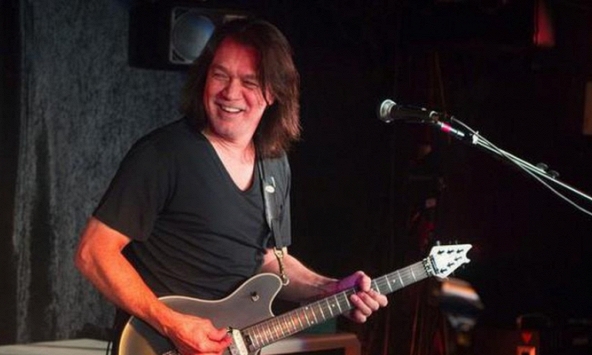 'Nghệ sĩ guitar vĩ đại nhất mọi thời đại' Eddie Van Halen qua đời