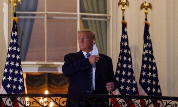 Ông Trump là “bệnh nhân duy nhất trên hành tinh” được sử dụng kết hợp 3 loại thuốc chữa Covid