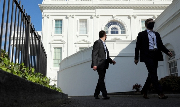 34 nhân viên Nhà Trắng và những người liên quan nhiễm Covid-19