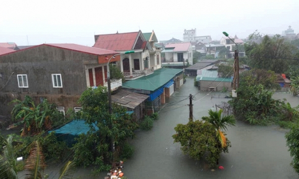 Hồ Kẻ Gỗ xả tràn, Hà Tĩnh lệnh sơ tán hơn 45.000 người