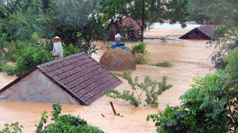 Thủ tướng đồng ý đề xuất 5.000 tấn gạo và 500 tỷ cho 5 tỉnh miền Trung