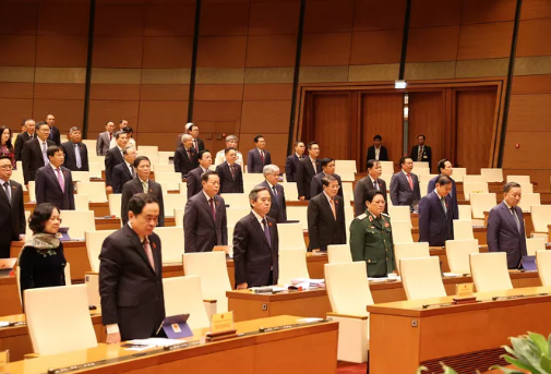 Quốc hội mặc niệm các cán bộ chiến sĩ, nhân dân gặp nạn trong đợt mưa lũ miền Trung vừa qua