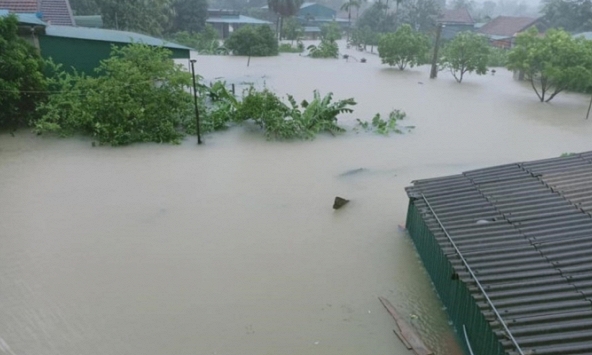 Hàng nghìn người dân Hà Tĩnh chưa được cứu trợ