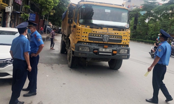 Thanh tra giao thông sẽ không được dừng xe của người tham gia giao thông trên đường