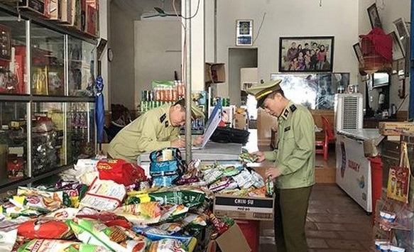 Hà Tĩnh: Xử lý nghiêm các hành vi lợi dụng lũ bão để đầu cơ găm hàng, tăng giá