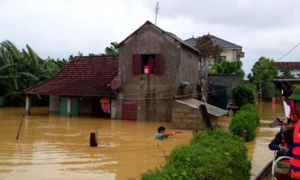 'Xuất khẩn cấp hàng dự trữ quốc gia cho người dân miền Trung'