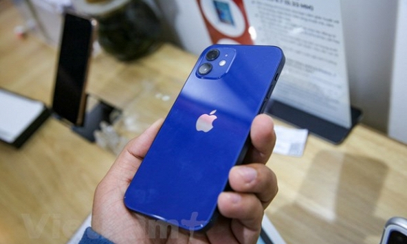 Cận cảnh những chiếc iPhone 12 đầu tiên 'cập bến' Việt Nam