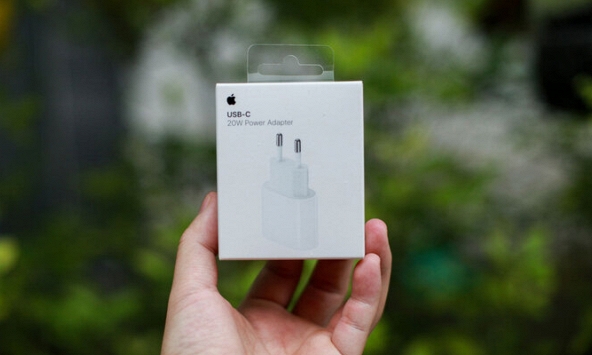 Sạc iPhone 12 bán rời loạn giá tại thị trường Việt Nam