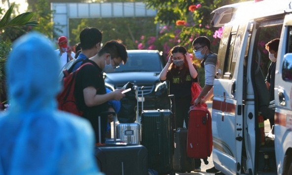 Cách ly hơn 300 người là F1 và F2 của chuyên gia Hàn Quốc nghi nhiễm Covid-19