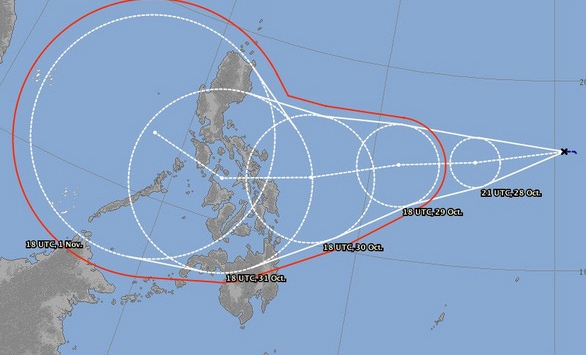 Một vùng áp thấp đang mạnh lên được dự báo là cơn bão số 10 trên Biển Đông