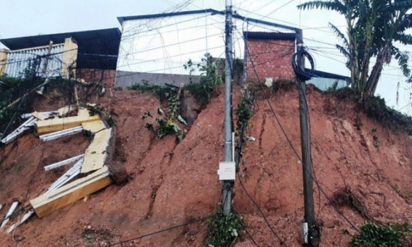 [Cảnh báo mức độ nguy hiểm] Hàng loạt địa phương ở miền Trung đối mặt với nguy cơ sạt lở cao