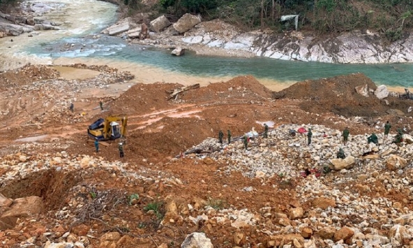 Công an và quân đội nối lại công tác tìm kiếm 12 người mất tích ở Rào Trăng 3
