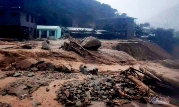 Quảng Nam: Thêm một vụ sạt lở khiến 11 người bị vùi lấp, đã tìm thấy 3 thi thể