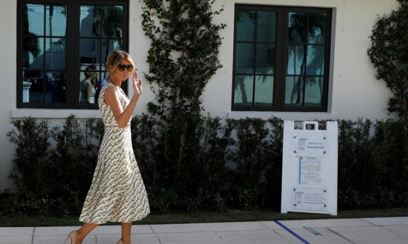 Đệ nhất phu nhân Mỹ diện váy Gucci, xách túi Hermes đi bỏ phiếu