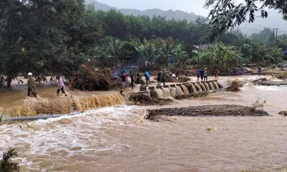 Bình Định, Quảng Ngãi xuất hiện nhiềm điểm sạt lở