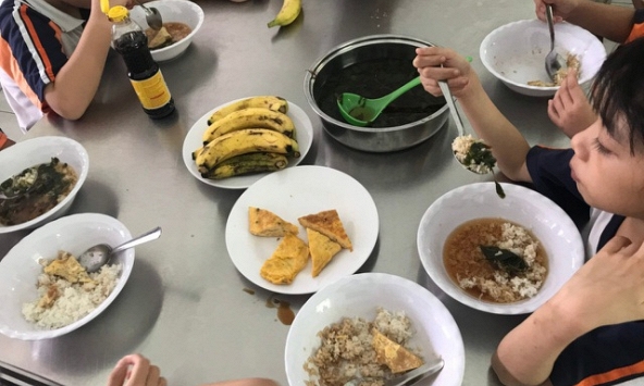 Vụ bữa ăn bán trú tại trường Trần Thị Bưởi: Phụ huynh gửi đơn khiếu nại đến 7 đơn vị chức năng