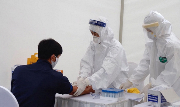 Bệnh nhân Covid-19 ở Hà Nội lại có kết quả âm tính