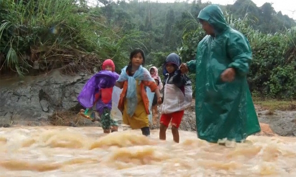 Điều ước nhỏ nhoi của người thầy vùng lũ