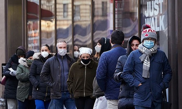 Mỹ: Nhu cầu thuê người xếp hàng hộ để xét nghiệp Covid-19 tăng mạnh