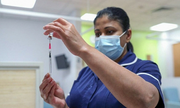 FDA khẳng định vaccine Pfizer hoạt động tốt sau mũi đầu tiên