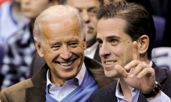 Việc Hunter bị điều tra giao dịch làm ăn với Trung Quốc có thể gây rắc rối cho Joe Biden