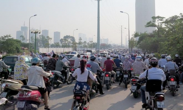 Thu phí kiểm định khí thải xe máy: Phí chồng phí?