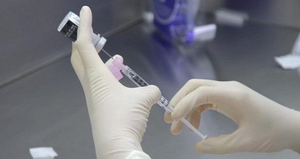 Nữ nhân viên y tế 'dởm'  lừa nhiều người tiêm vắc xin COVID-19 giả