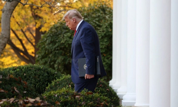 Ông Trump đe dọa sẽ không rời Nhà Trắng vào ngày ông Biden nhậm chức